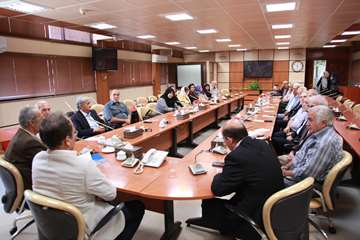 نشست بازنشستگان با رئیس دانشگاه